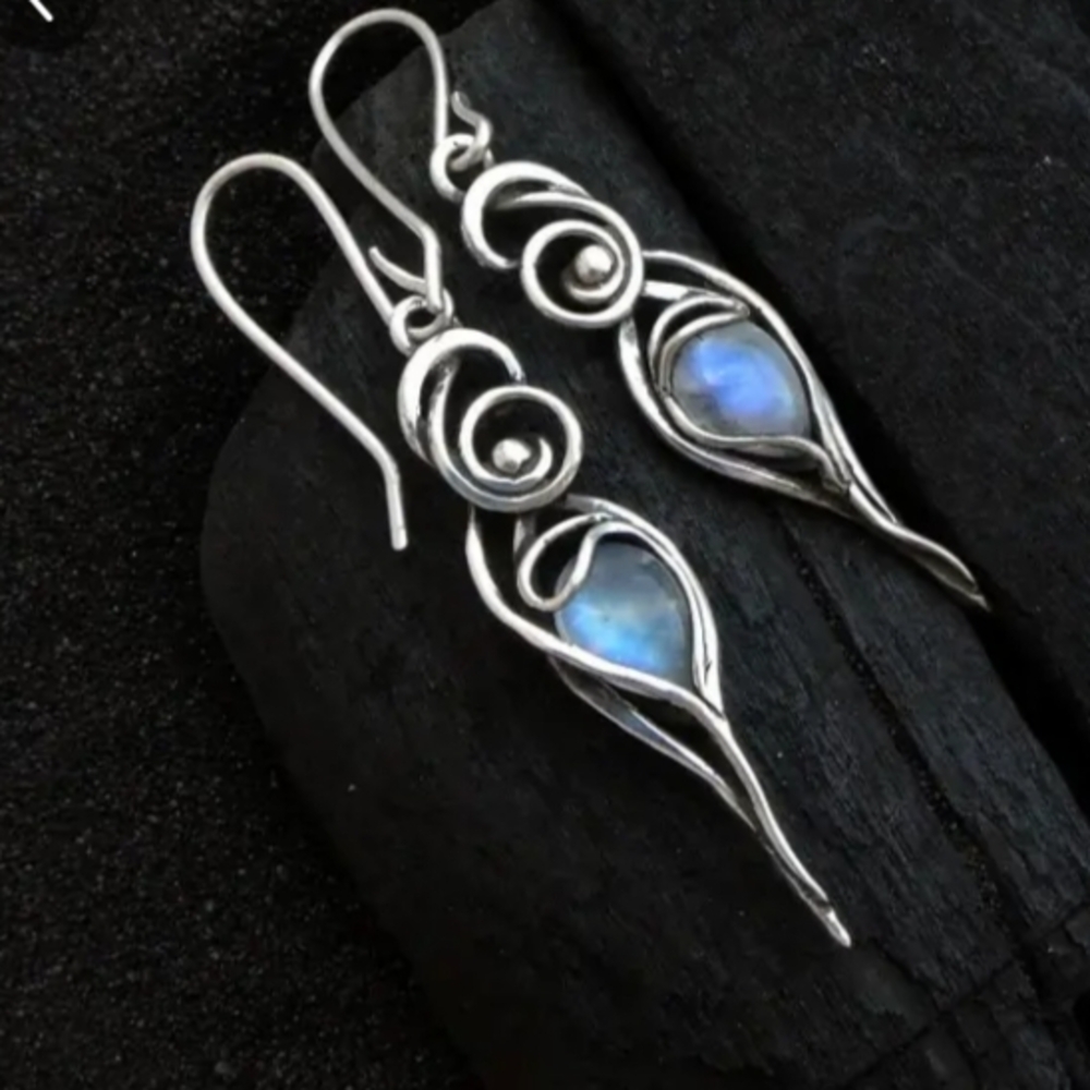 ♥️D Individually $10 Or Bundle 5/$20 Elegant Silver and Blue Swirl Earrings